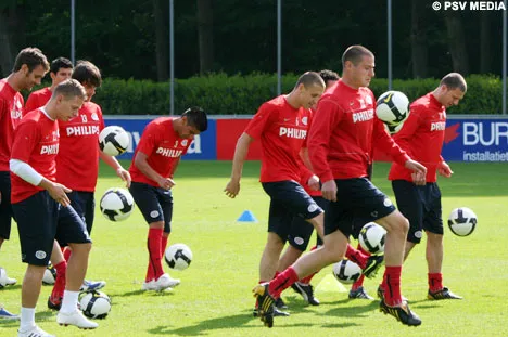 Cái chết của “Tam đại gia” - Kỳ 1: PSV “Tát vào mặt khán giả”