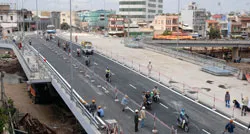 Sáng 19-5: TPHCM thông xe 1 nhánh cầu Chà Và mới