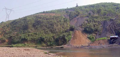 Khai thác than lậu tại Hòa Bình, đường dây 500KV “lâm nguy”!