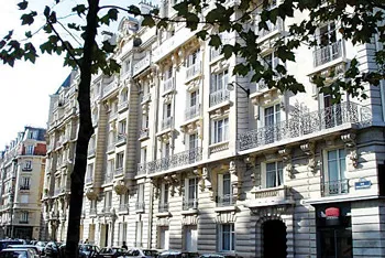 Một tòa nhà căn hộ ở Paris Một tòa nhà căn hộ ở Paris