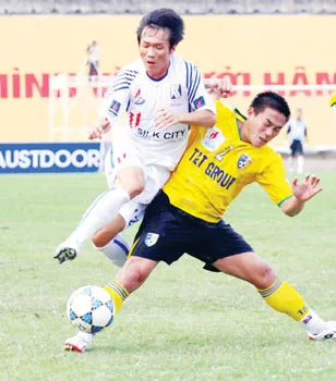 Giàu & nghèo trong bóng đá