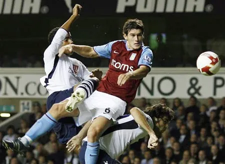 Thương vụ lớn đầu tiên: Man.City chiêu mộ Barry