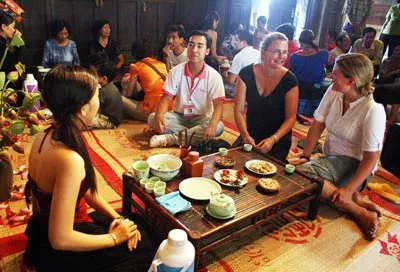 Độc đáo chiếu trà tại số 9 Nguyễn Thái Học, TP Hội An Độc đáo chiếu trà tại số 9 Nguyễn Thái Học, TP Hội An