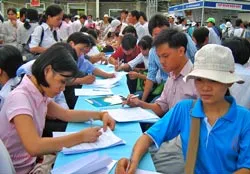 Suy giảm kinh tế, vẫn khát lao động