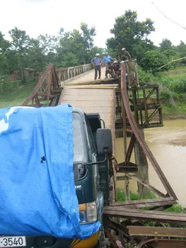 Sập cầu Đăk Cấm, Kon Tum