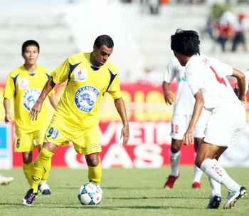 Chia tay Denilson để trụ hạng