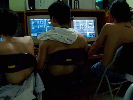 “Đốt” tương lai trong những quán game đêm