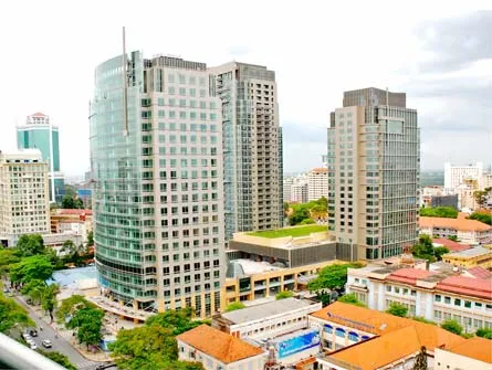 Dự án Kumho Asiana Plaza (Hàn Quốc) sắp đưa vào hoạt động, góp phần thúc đẩy phát triển thương mại dịch vụ của TPHCM. Ảnh: CAO THĂNG Dự án Kumho Asiana Plaza (Hàn Quốc) sắp đưa vào hoạt động, góp phần thúc đẩy phát triển thương mại dịch vụ của TPHCM. Ảnh: CAO THĂNG