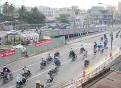 Thông xe cầu Ông Buông 2