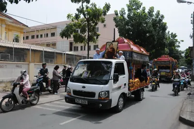 Xe di quan NSND Phùng Há về chùa Nghệ sĩ. Ảnh: An Dung Xe di quan NSND Phùng Há về chùa Nghệ sĩ. Ảnh: An Dung