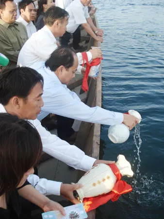 Hòa nước sông các nơi vào dòng Thạch Hãn. Ảnh: V.V.T Hòa nước sông các nơi vào dòng Thạch Hãn. Ảnh: V.V.T