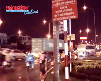Xe tải vẫn vào nội thành trước giờ quy định ảnh 2 Xe tải vẫn vào nội thành trước giờ quy định ảnh 2