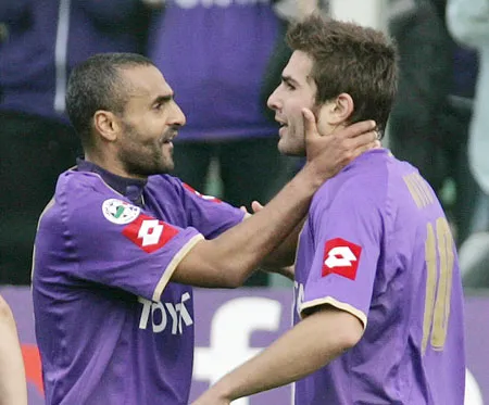 Fiorentina ủng hộ Mutu