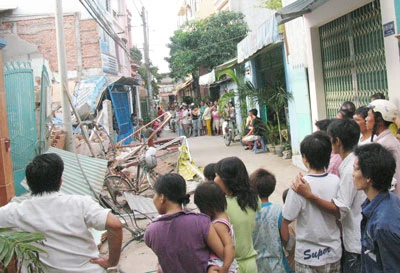 Sập 3 căn nhà, 2 người thiệt mạng, 8 người bị thương ảnh 4 Sập 3 căn nhà, 2 người thiệt mạng, 8 người bị thương ảnh 4
