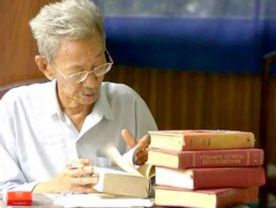 Nhớ một "Vòng tay cúi chào"