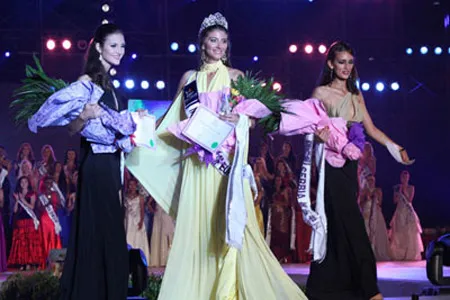 Top 3 Nữ hoàng Du lịch châu Âu Top 3 Nữ hoàng Du lịch châu Âu