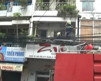 TPHCM: Cháy cửa hàng quần áo thời trang ảnh 2 TPHCM: Cháy cửa hàng quần áo thời trang ảnh 2