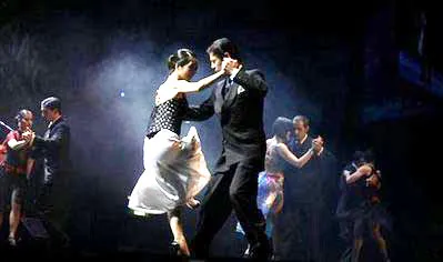 Hiroshi Yamao (phải) và Kyoko Yamao (trái) trong màn trình diễn giành giải Vô địch Hiroshi Yamao (phải) và Kyoko Yamao (trái) trong màn trình diễn giành giải Vô địch