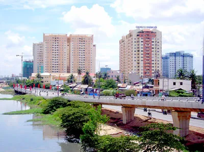 Chung cư Khánh Hội và nhánh cầu Nguyễn Văn Cừ hoàn thành đã góp phần ổn định và nâng cao đời sống, sinh hoạt của người dân quận 4 Chung cư Khánh Hội và nhánh cầu Nguyễn Văn Cừ hoàn thành đã góp phần ổn định và nâng cao đời sống, sinh hoạt của người dân quận 4