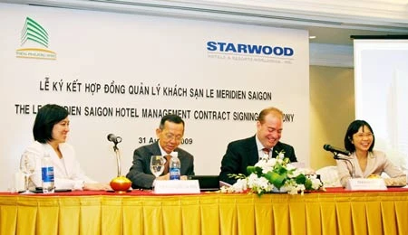 Ký kết Hợp đồng quản lý khách sạn LE MERIDIEN SAIGON