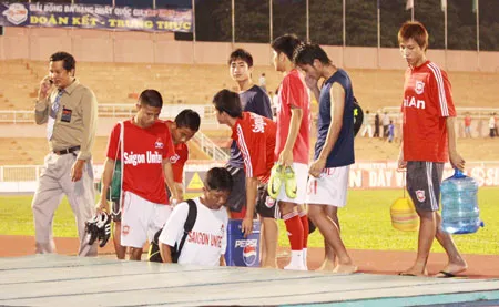 "BTC mùa giải 2009 - Những gam màu thiếu tươi sáng" Bài 1: Hạ cánh an toàn