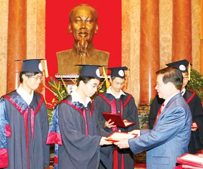 Thành tích học tập của các em là niềm tự hào của đất nước
