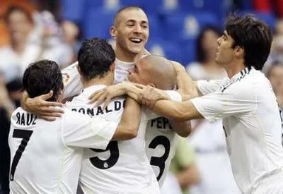 Vòng 5 La Liga 2009-2010: Real Madrid vẫn toàn thắng