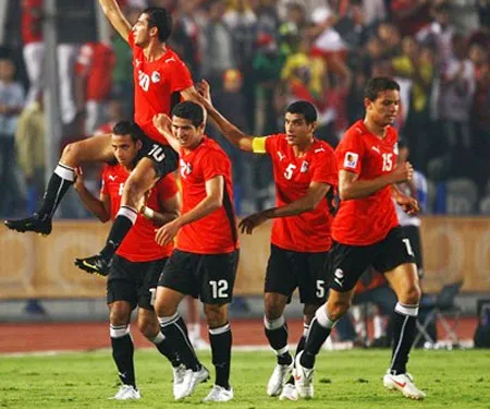 Chủ nhà Ai Cập, Paraguay, Tây Ban Nha và Venezuela vào tứ kết