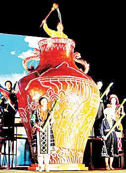 Huyện Nà Hang, Tuyên Quang công bố kỷ lục Hũ rượu ngô lớn nhất