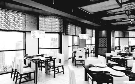 Phong cách phục vụ hoàn toàn khác lạ với Buffet Việt và Lẩu tự chọn