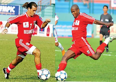 Xem bóng đá, nghĩ về phép dùng kiếm