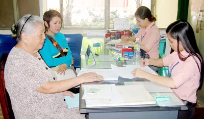 Chứng thực bản sao, chữ ký - Chưa hết chồng chéo, bất cập