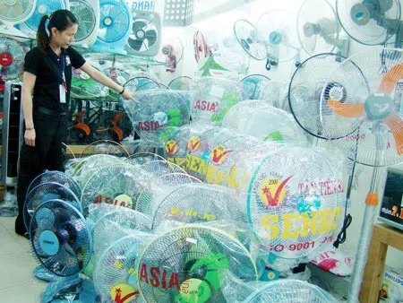 Hầu hết quạt sản xuất trong nước được bán tại Trung tâm điện máy Sài Gòn. Hầu hết quạt sản xuất trong nước được bán tại Trung tâm điện máy Sài Gòn.