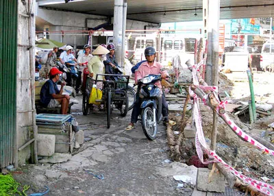 Đại lộ Đông-Tây: Đường nhánh… tắc đến bao giờ?