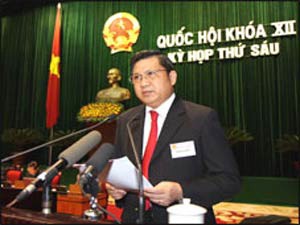 State Bank governor Nguyen Van Giau replies to a legislator at a National Assembly question and answer session November 17 (Photo: Nong nghiep Viet Nam) State Bank governor Nguyen Van Giau replies to a legislator at a National Assembly question and answer session November 17 (Photo: Nong nghiep Viet Nam)