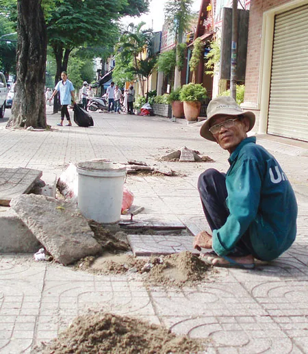 Vỉa hè mới lát đã hỏng: Trách nhiệm thuộc về ai ảnh 2 Vỉa hè mới lát đã hỏng: Trách nhiệm thuộc về ai ảnh 2