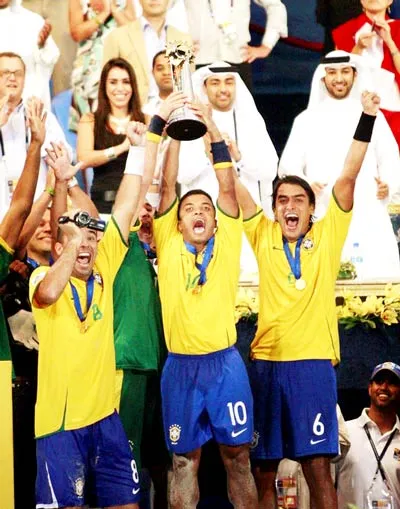 Kết thúc World Cup bóng đá bãi biển 2009: Brazil vẫn là số 1 thế giới