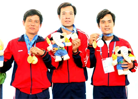Kết thúc SEA Games 25 (ngày 18-12): Việt Nam xếp thứ nhì toàn đoàn với 83 HCV