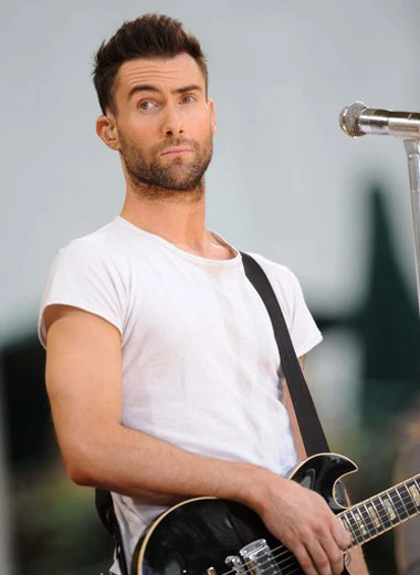 Adam Levine - chàng ca sĩ điển trai của nhóm nhạc rock đình đám Maroon 5 có tin đồn tin cảm với nhiều nghệ sỹ như tay vợt Maria Sharapova, Lindsay Lohan, Jessica Simpson, Paris Hilton, Kirsten Dunst và Cameron Diaz... - đứng thứ 5 Adam Levine - chàng ca sĩ điển trai của nhóm nhạc rock đình đám Maroon 5 có tin đồn tin cảm với nhiều nghệ sỹ như tay vợt Maria Sharapova, Lindsay Lohan, Jessica Simpson, Paris Hilton, Kirsten Dunst và Cameron Diaz... - đứng thứ 5