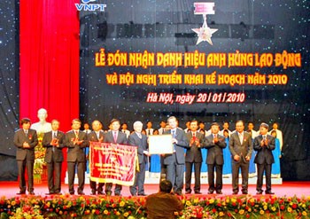 VNPT receives the Labor Hero title in Hanoi on January 20 (Photo: SGGP) VNPT receives the Labor Hero title in Hanoi on January 20 (Photo: SGGP)