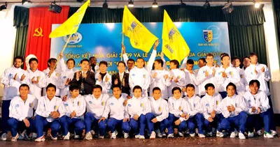 Bóng đá phía Bắc trước giờ G: Hai mảng màu sáng tối