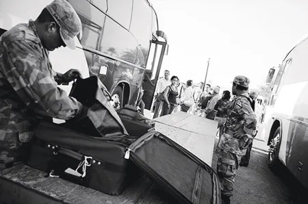 Vẫy cờ trắng trong “cuộc chiến trắng”