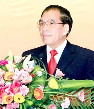 General Secretary Nong Duc Manh attends a meeting February 2 to mark the 80th anniversary of the Communist Party of Vietnam. He called on all citizens to contribute to building Vietnam into a strong country with wealthy people and a just, democratic and civilized society (Photo: SGGP) General Secretary Nong Duc Manh attends a meeting February 2 to mark the 80th anniversary of the Communist Party of Vietnam. He called on all citizens to contribute to building Vietnam into a strong country with wealthy people and a just, democratic and civilized society (Photo: SGGP)