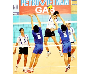 A match of the International Men’s Volleyball Tournament 2010, Hoa Lu-Sai Gon Giai Phong Newspaper Cup on February 2 (Photo: SGGP) A match of the International Men’s Volleyball Tournament 2010, Hoa Lu-Sai Gon Giai Phong Newspaper Cup on February 2 (Photo: SGGP)