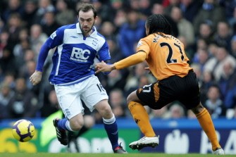 Birmingham City's James McFadden (L) gets past Wolves' Michael Mancienne (R) during an English Premier League football match at St. Andrews, Birmingham,on February 7, 2010. AFP PHOTO Birmingham City's James McFadden (L) gets past Wolves' Michael Mancienne (R) during an English Premier League football match at St. Andrews, Birmingham,on February 7, 2010. AFP PHOTO
