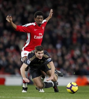 Liverpool captain Steven Gerrard (R) vies with Arsenal's Abou Diaby during the English Premier League football match between on February 10, 2010. AFP PHOTO Liverpool captain Steven Gerrard (R) vies with Arsenal's Abou Diaby during the English Premier League football match between on February 10, 2010. AFP PHOTO