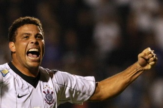(AFP file) Brazilian striker of Corinthians Ronaldo celebrates his second goal against Atletico Paranaense, during their 2009 Brazil's Cup football match, at Pacaembu Stadium, in Sao Paulo, Brazil, on May 6, 2009 (AFP file) Brazilian striker of Corinthians Ronaldo celebrates his second goal against Atletico Paranaense, during their 2009 Brazil's Cup football match, at Pacaembu Stadium, in Sao Paulo, Brazil, on May 6, 2009