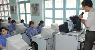 Students are learning computers at Industry College ( Photo: SGGP) Students are learning computers at Industry College ( Photo: SGGP)