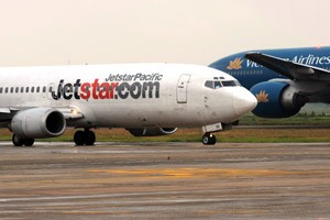 A Jetstar Pacific plane seen next to Vietnam Airlines aircraft at Noi Bai Airport in Hanoi. Jetstar Pacific is Vietnam’s second largest domestic carrier after Vietnam Airlines. (AFP file photo) A Jetstar Pacific plane seen next to Vietnam Airlines aircraft at Noi Bai Airport in Hanoi. Jetstar Pacific is Vietnam’s second largest domestic carrier after Vietnam Airlines. (AFP file photo)