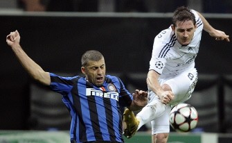 Chelsea's midfielder Frank Lampard (R) vies with Inter Milan's Argentinian defender Walter Andrian Samuel during their UEFA Champions League second round, first leg match on February 24, 2010 at the San Siro football stadium in Milan. AFP PHOTO Chelsea's midfielder Frank Lampard (R) vies with Inter Milan's Argentinian defender Walter Andrian Samuel during their UEFA Champions League second round, first leg match on February 24, 2010 at the San Siro football stadium in Milan. AFP PHOTO
